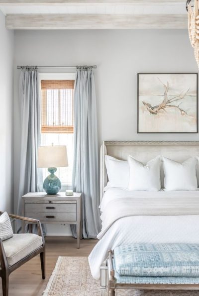 coastal-bedroom-details-with-a-soothing-palette